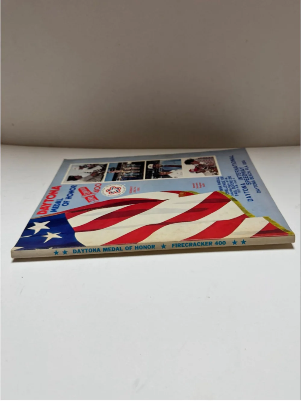 Vintage 1976 Daytona International Speedway Souvenir Program Metal of Honor